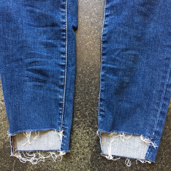 FRAME Le Skinny de Jeanne Raw Stagger-Hem Jeans - Picture 3 of 4